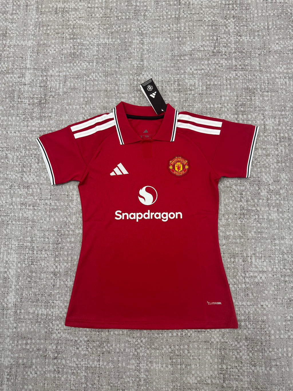 MANCHESTER UNITED 26-27 LOCAL DAMA FAN