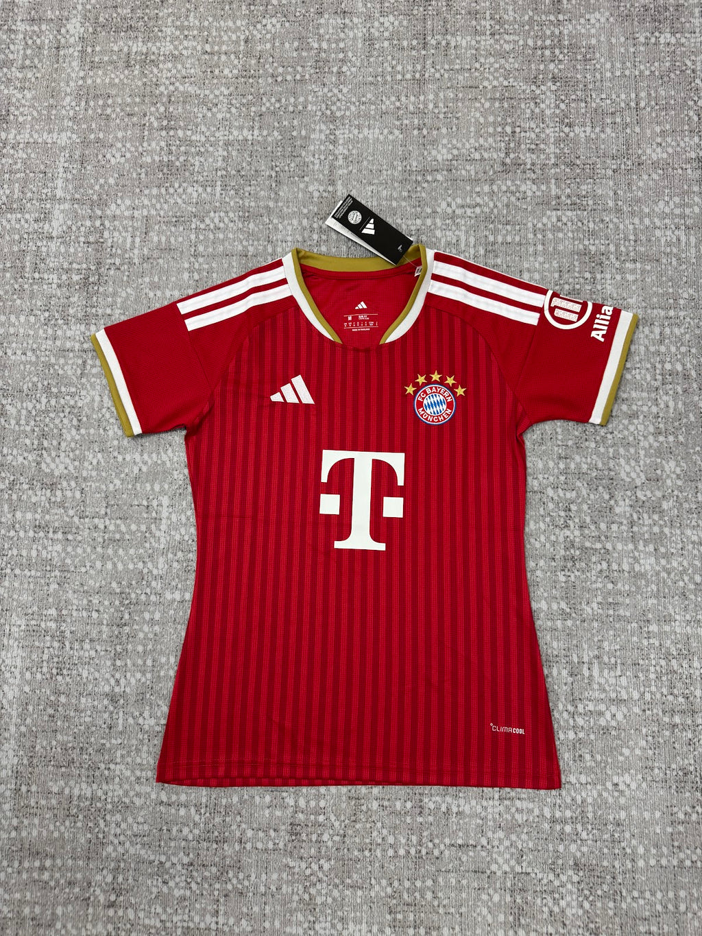BAYERN MUNICH 26-27 LOCAL DAMA FAN