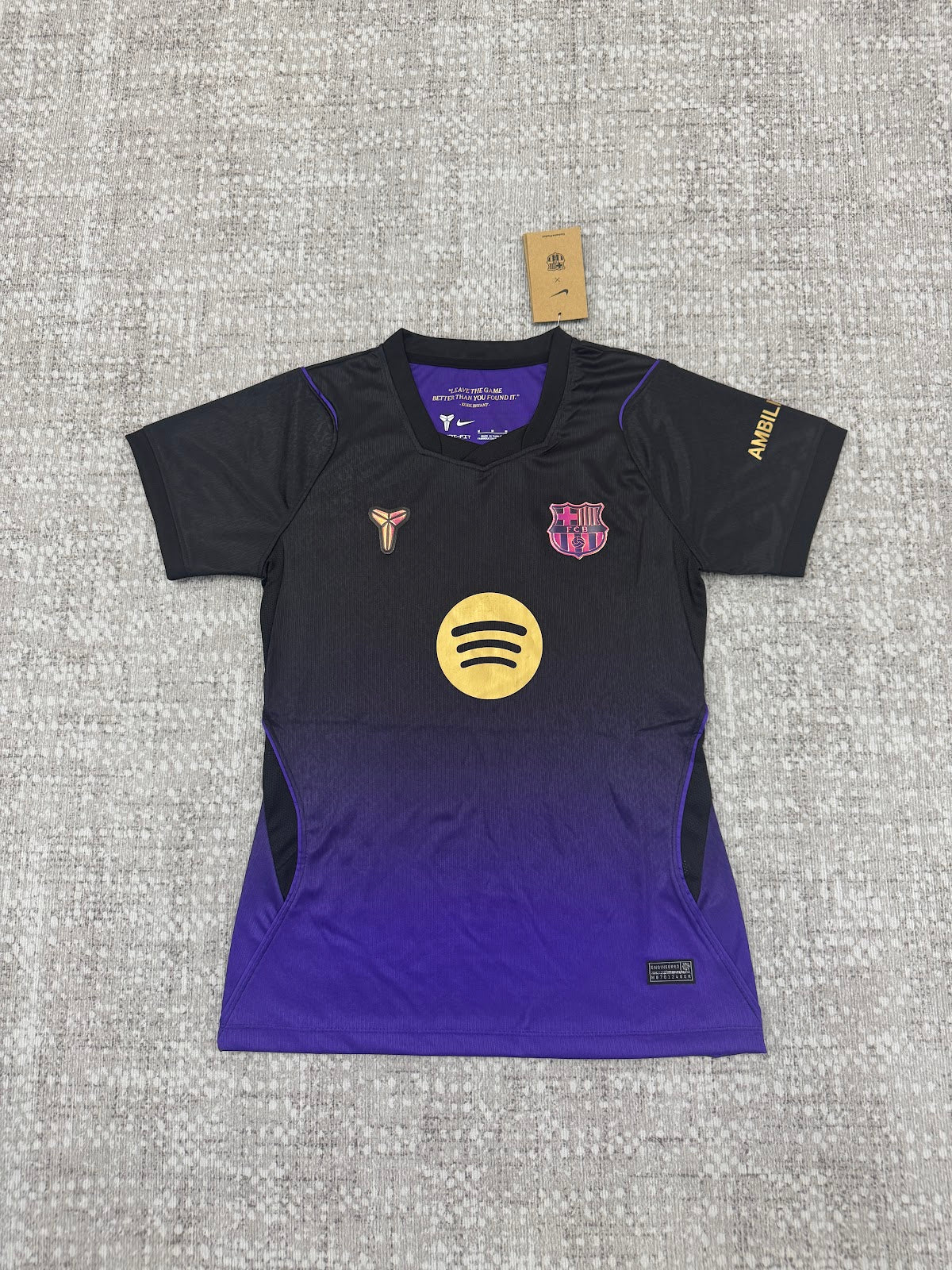BARCELONA 26-27 ESPECIAL DAMA FAN