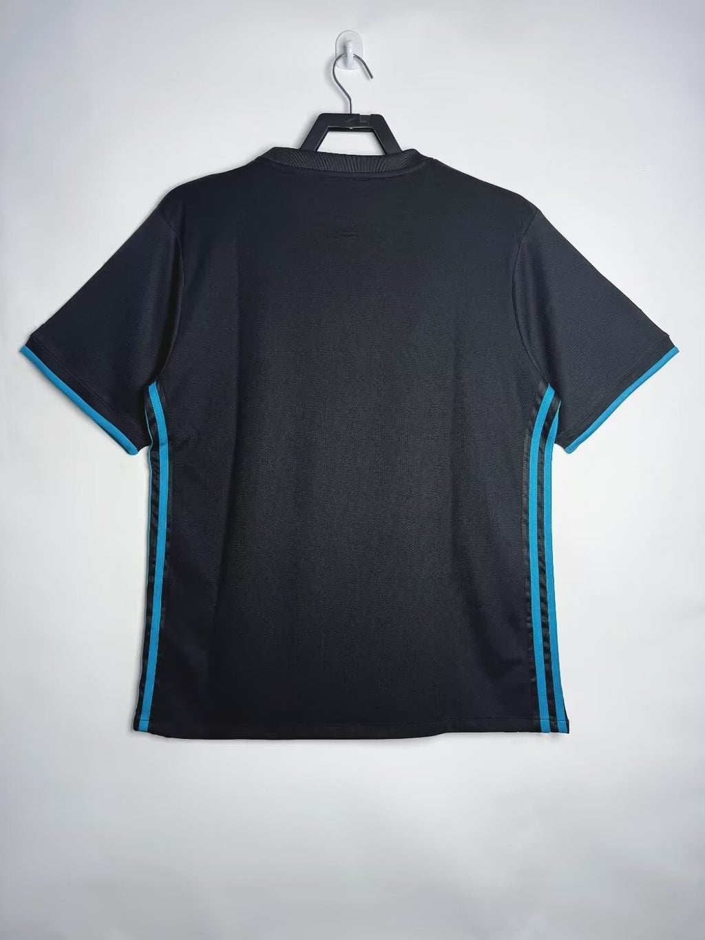 real madrid 2017-18 3er kit manga corta