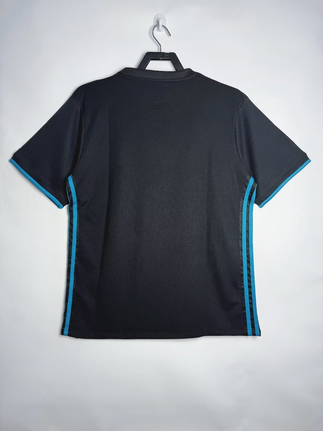real madrid 2017-18 3er kit manga corta