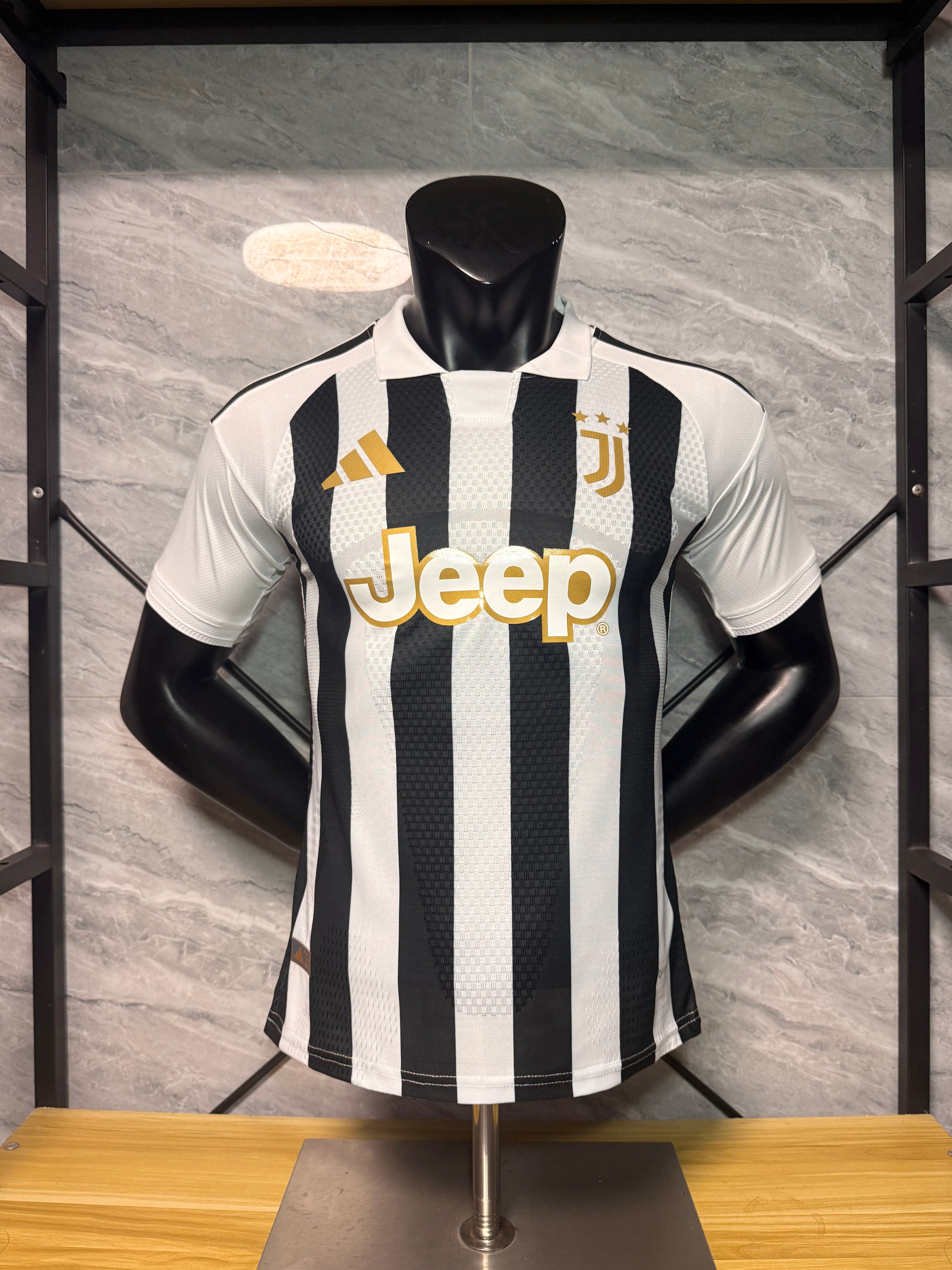 Juventus 26-27 Local