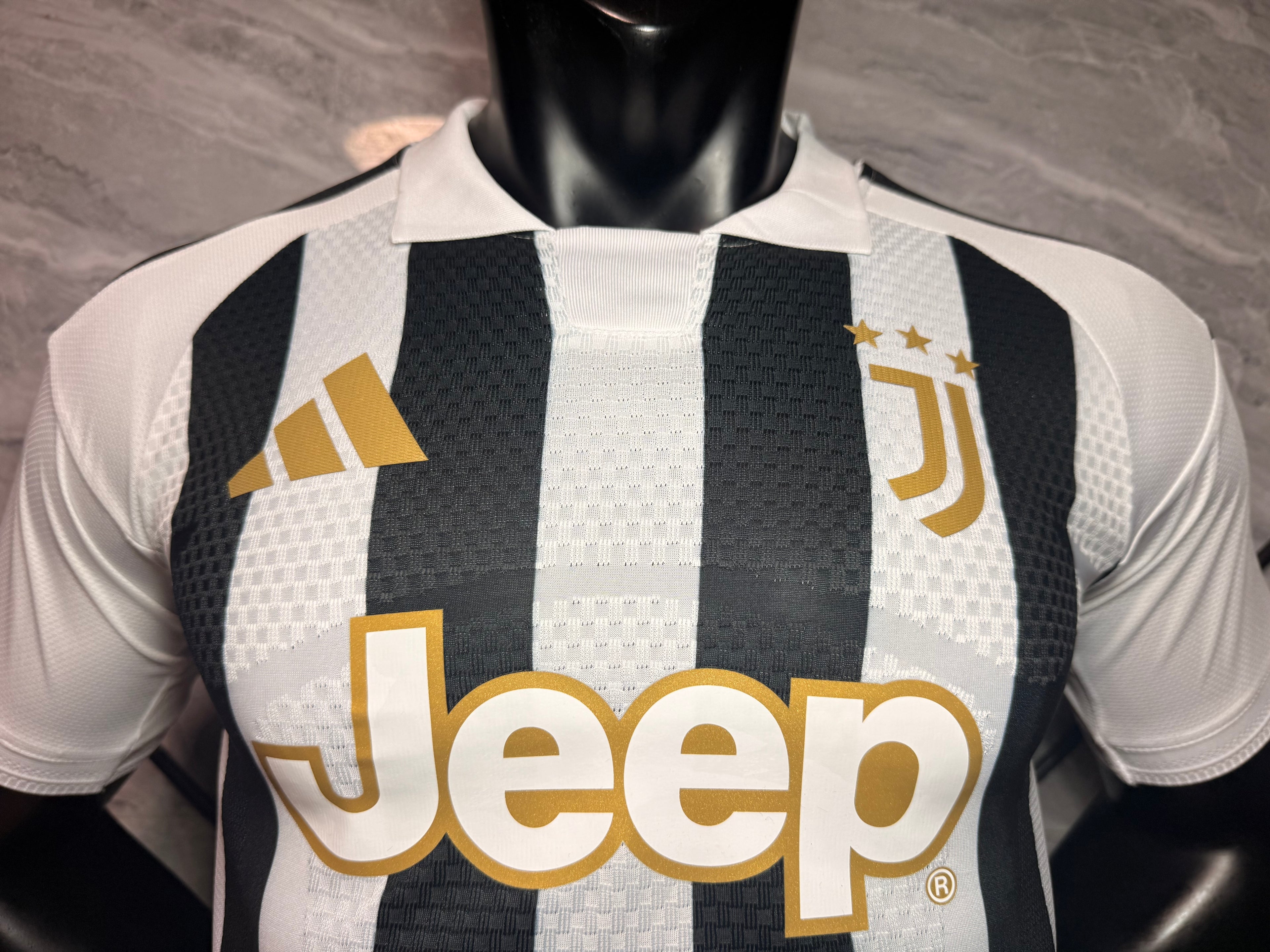 Juventus 26-27 Local