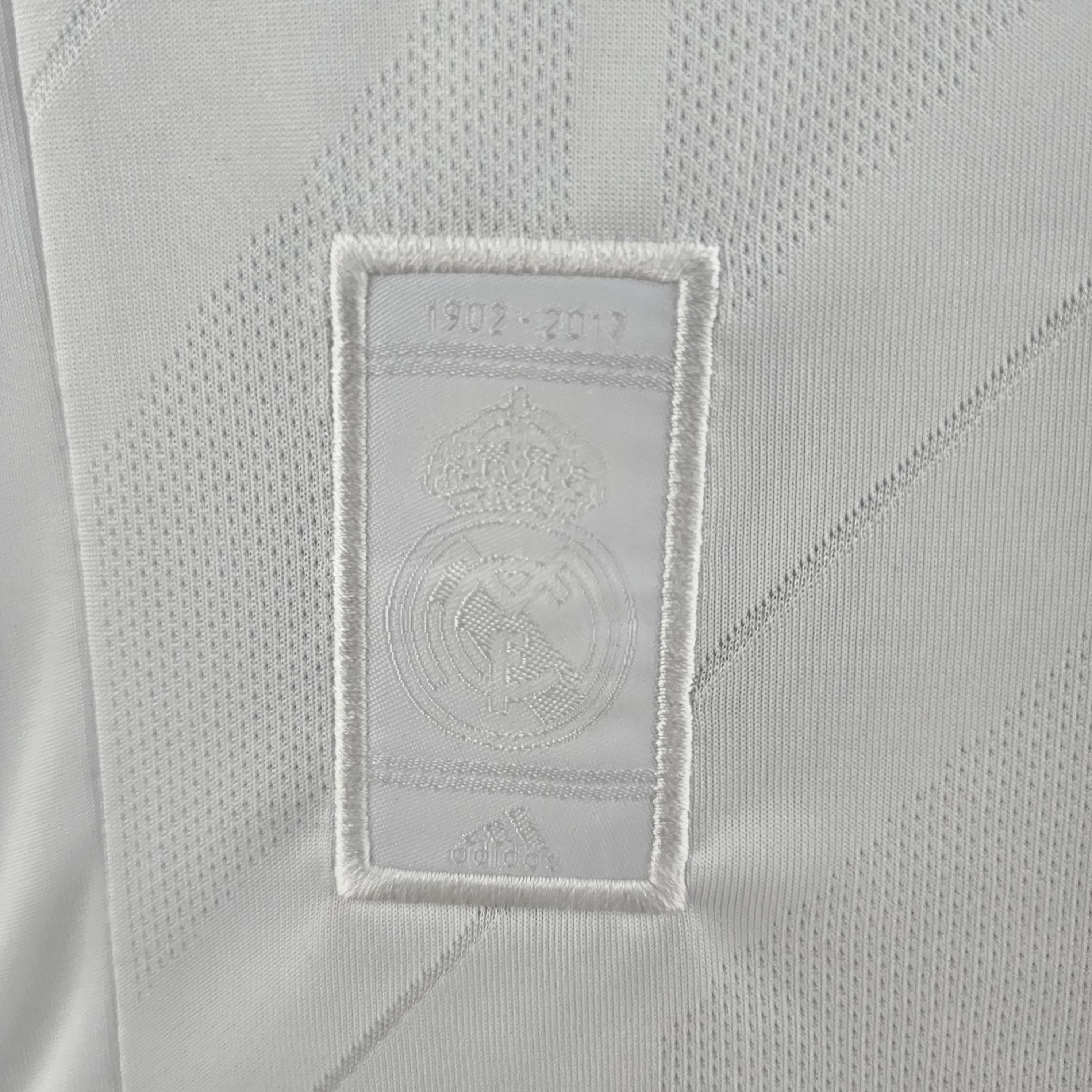 Real Madrid 2017-2018 Local