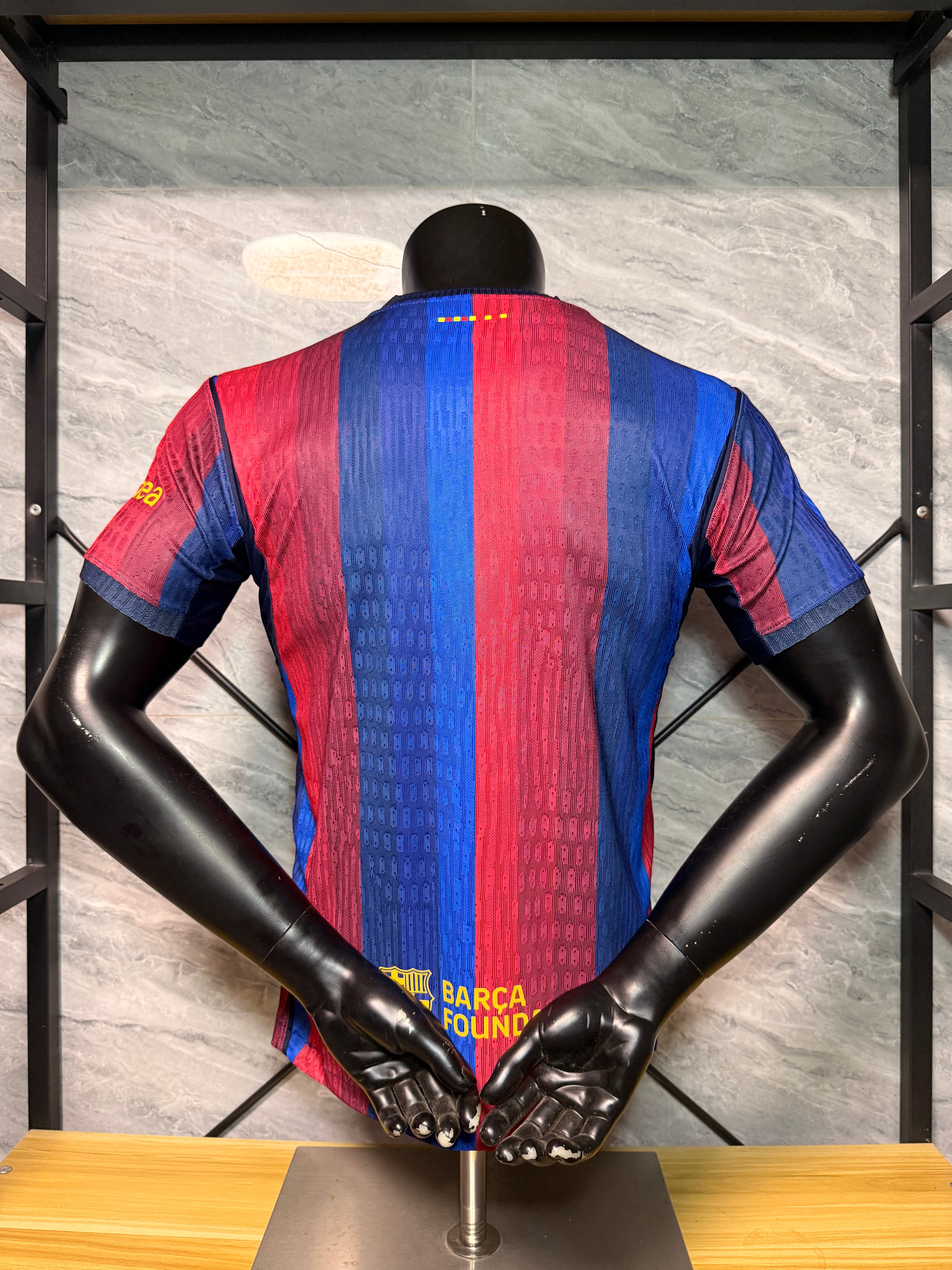 Barcelona 26-27 Local